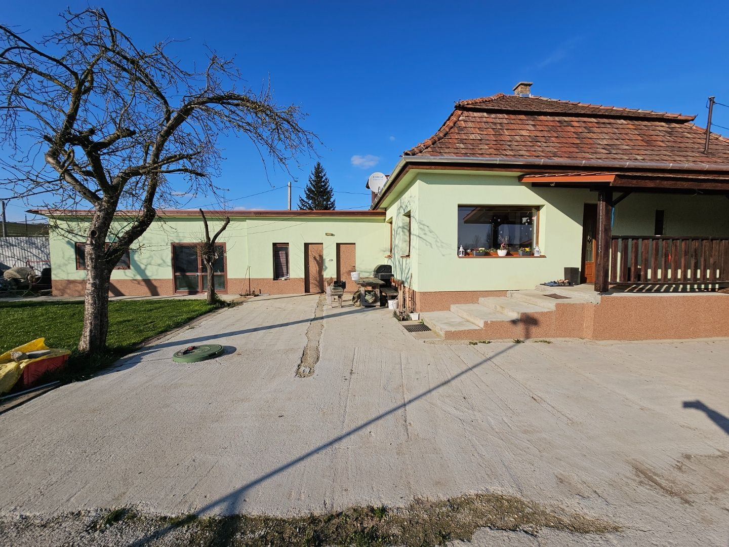 Šikovný murovaný rodinný dom 10x10m, s pozemkom 900m2 predaj, Tornyosnémeti, ulica Ady Endre