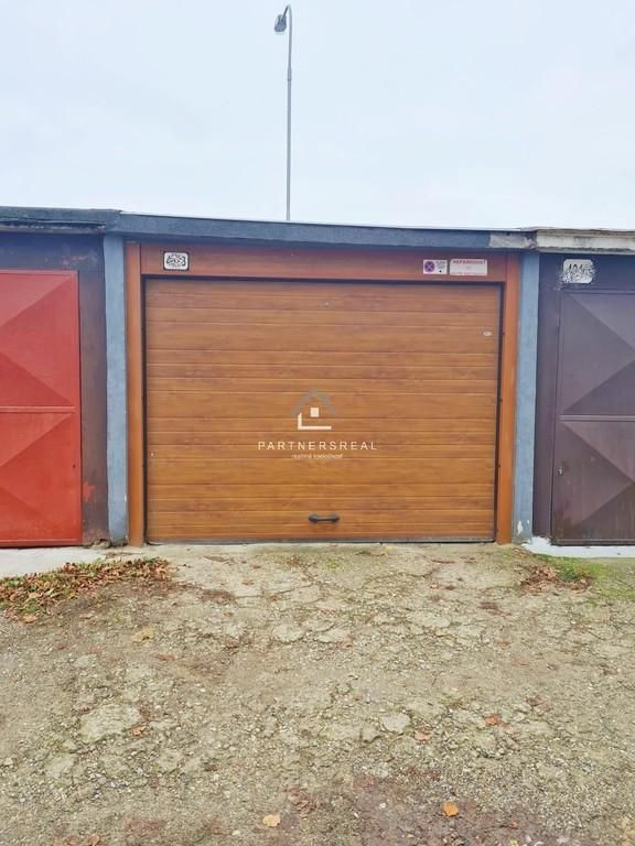 Garáž (18 m2) / Brána na diaľkové ovládanie / Montážna jama / Vodárenská