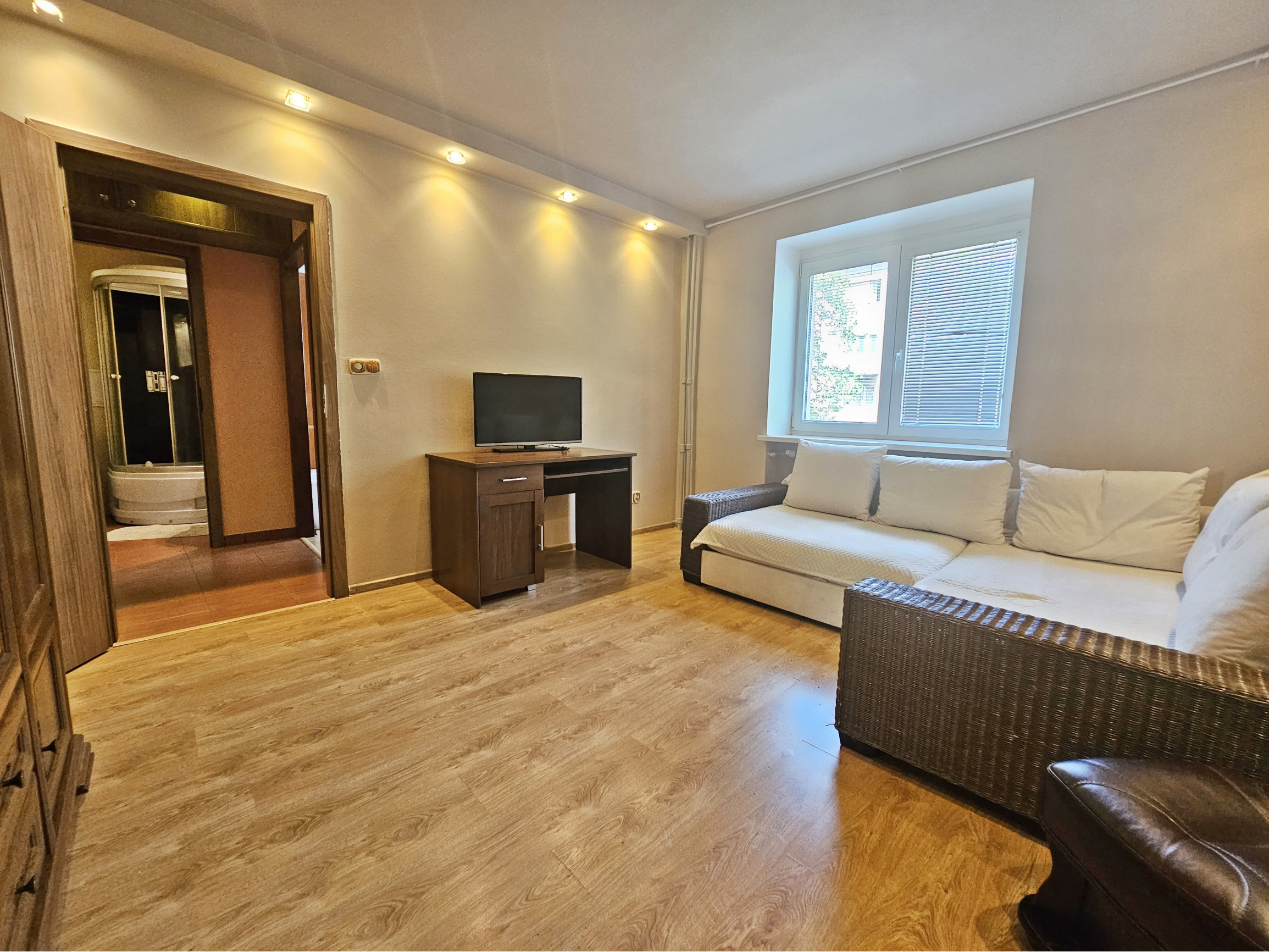 Tehlový 1 izbový byt v Starom meste, prenájom, Košice - Jesenná