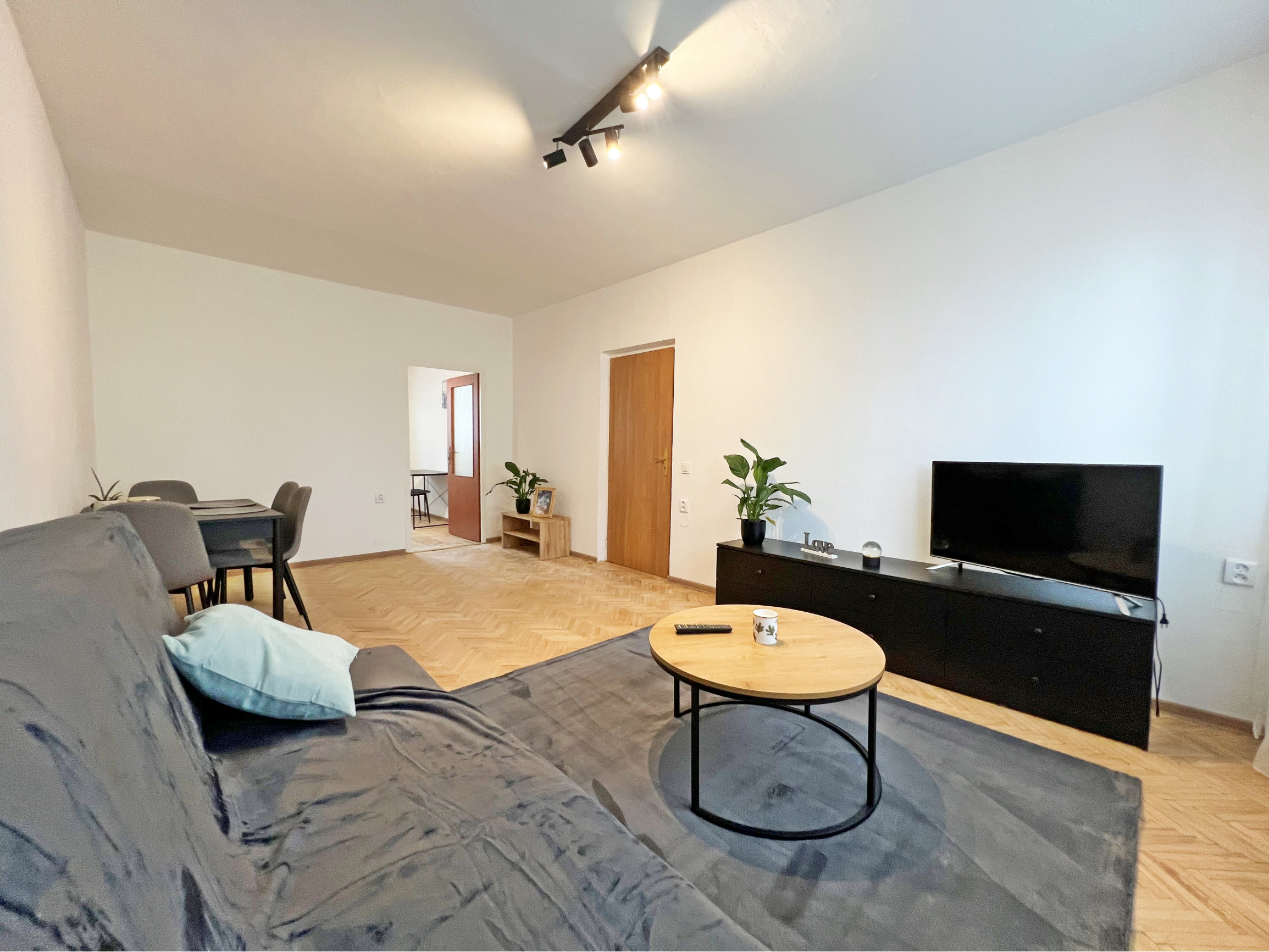 Väčší 4 - izb. byt (81 m2) / Sokolovská / Košice - sídlisko Terasa