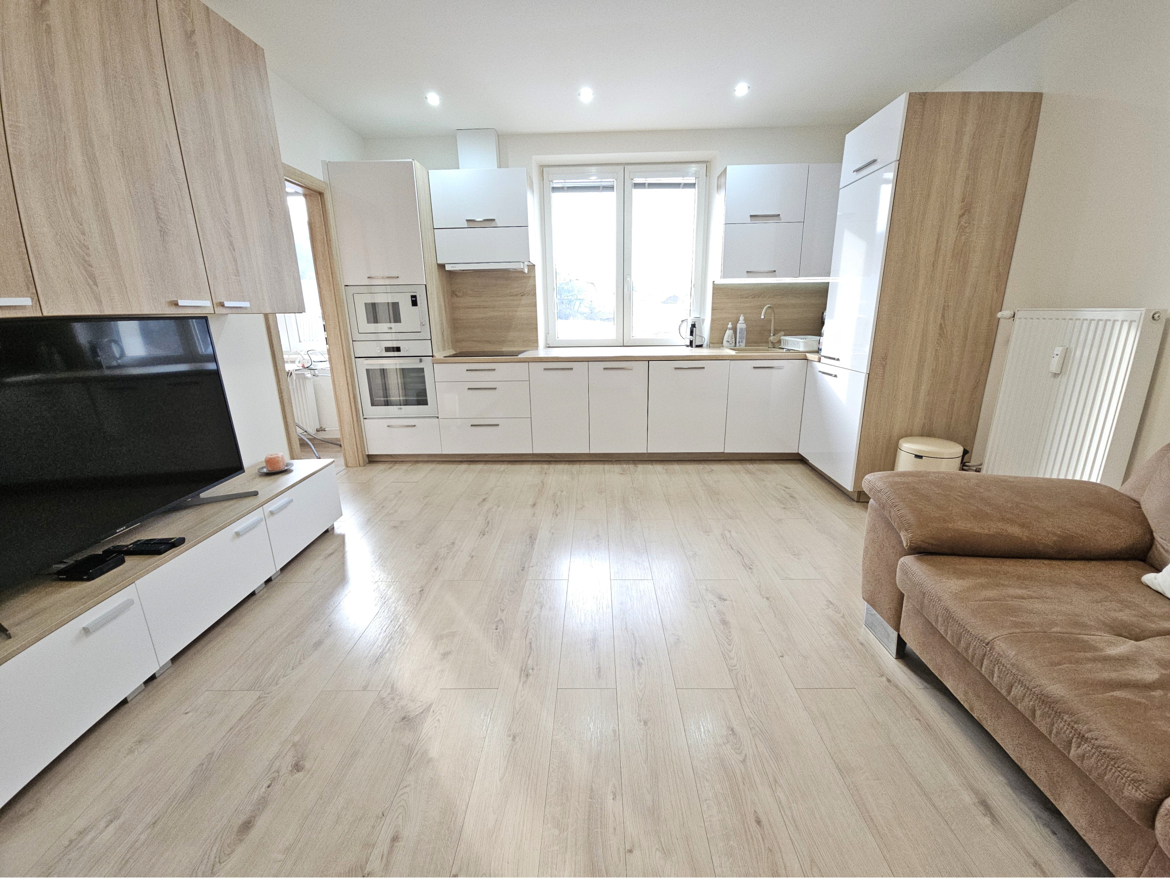 Tehlový 2,5 izbový byt 53m2,  po rekonštrukcií, predaj, Rastislavova, Košice – Juh