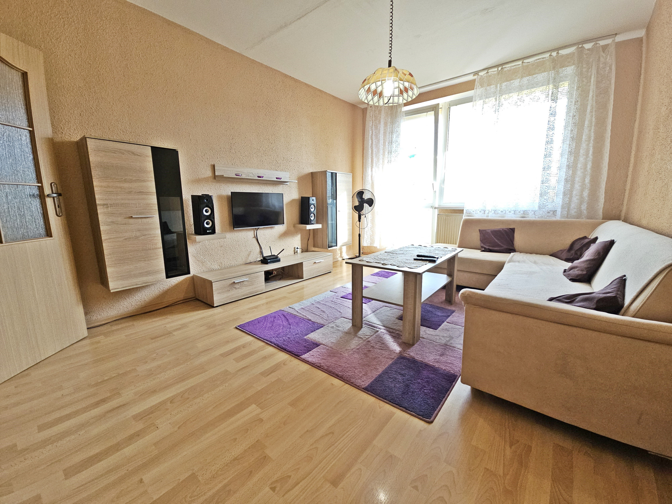 Veľký 2 izb. byt, 58m2 + loggia, prenájom, Krosnianska 77, Košice – Dargovských hrdinov