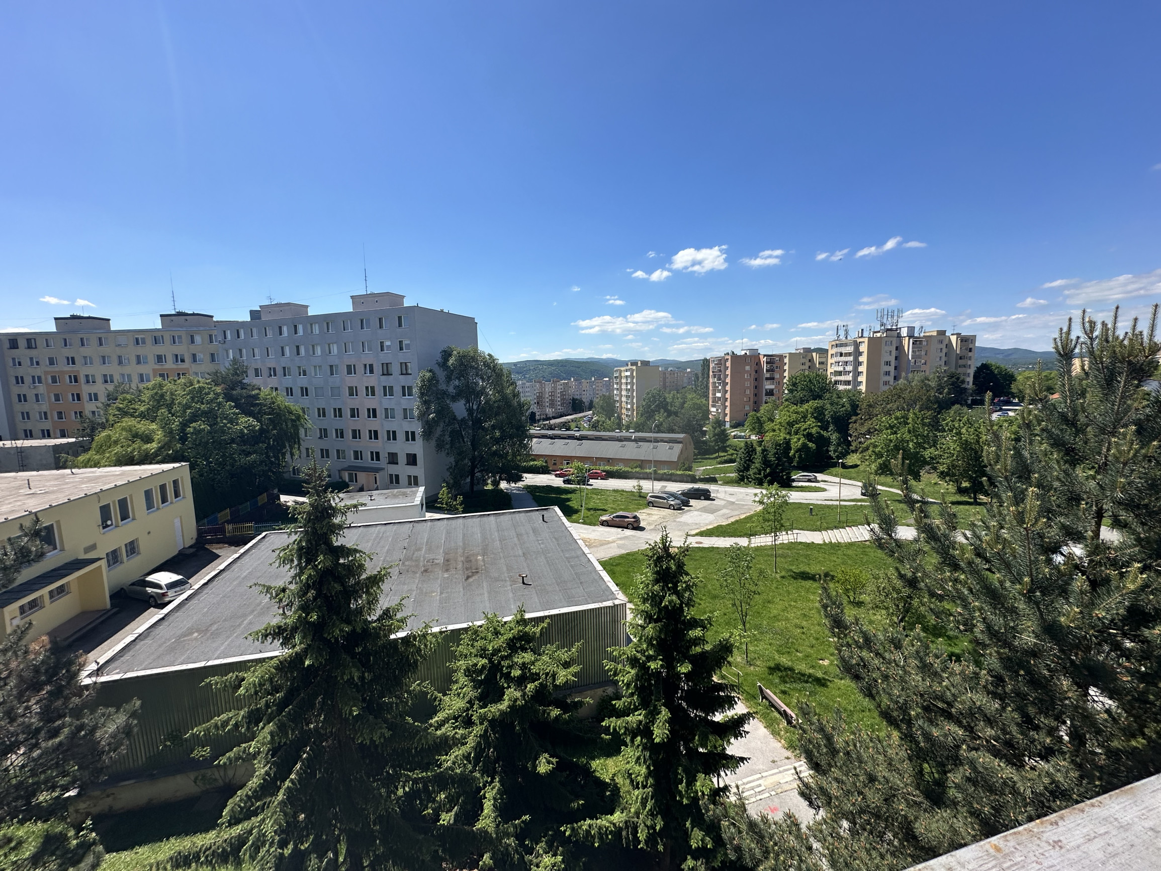 Na predaj veľký 4-izbový „pražský byt, 92 m² – Tokajícka ulica, Košice – Furča