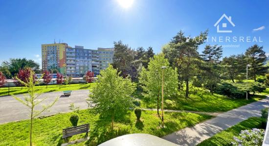 Priestranný 2-izb. byt (52 m2) / Námestie kozmonautov / Košice - Sídlisko nad Jazerom