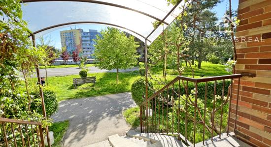 Priestranný 2-izb. byt (52 m2) / Námestie kozmonautov / Košice - Sídlisko nad Jazerom