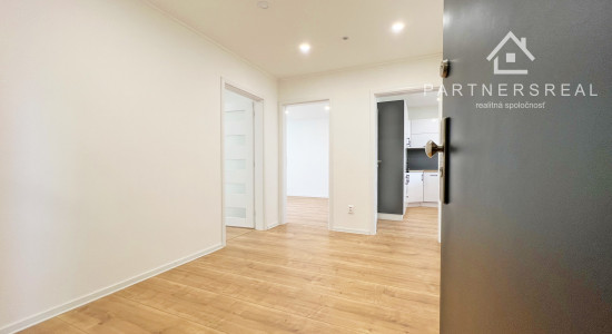 Veľký 4-izb. byt / Lukratívna lokalita / Komenského / Košice - Staré Mesto