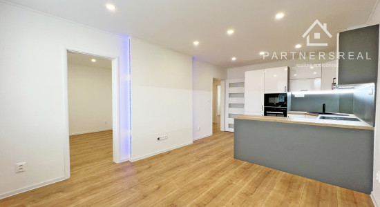 Veľký 4-izb. byt / Lukratívna lokalita / Komenského / Košice - Staré Mesto