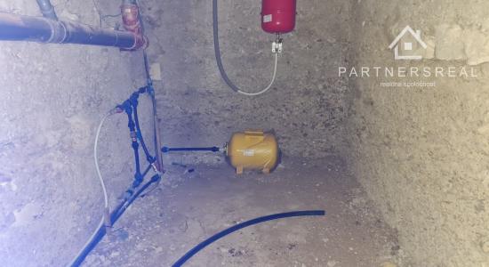 Šikovný murovaný rodinný dom 10x10m, s pozemkom 900m2 predaj, Tornyosnémeti, ulica Ady Endre