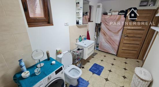 Šikovný murovaný rodinný dom 10x10m, s pozemkom 900m2 predaj, Tornyosnémeti, ulica Ady Endre