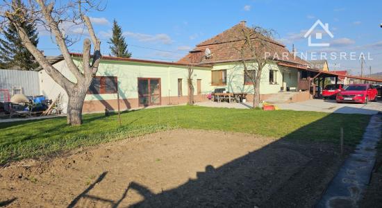 Šikovný murovaný rodinný dom 10x10m, s pozemkom 900m2 predaj, Tornyosnémeti, ulica Ady Endre