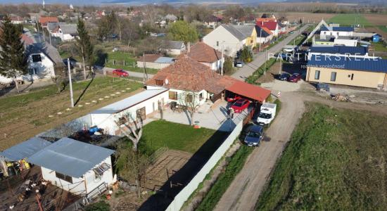 Šikovný murovaný rodinný dom 10x10m, s pozemkom 900m2 predaj, Tornyosnémeti, ulica Ady Endre