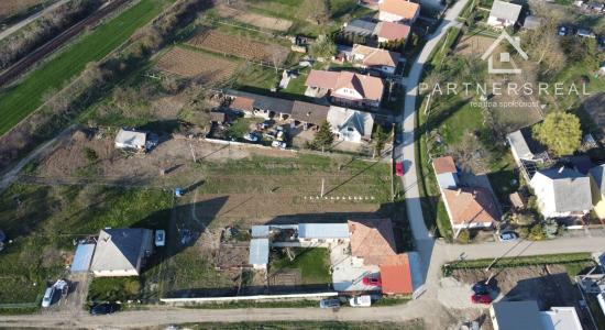 Šikovný murovaný rodinný dom 10x10m, s pozemkom 900m2 predaj, Tornyosnémeti, ulica Ady Endre