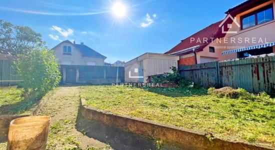 Lukratívny stavebný pozemok (268 m2) / Kalinčiakova / Košice - Juh