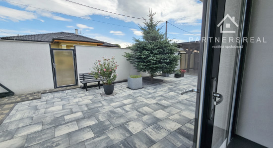 Novostavba bungalovu s rozlohou 250m2 a pozemkom 878m2, predaj, Rozhanovce, Košice – okolie