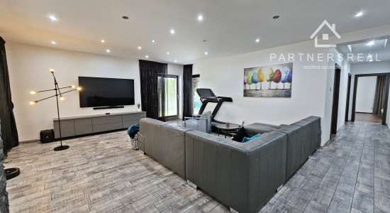 Novostavba bungalovu s rozlohou 250m2 a pozemkom 878m2, predaj, Rozhanovce, Košice – okolie