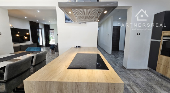 Novostavba bungalovu s rozlohou 250m2 a pozemkom 878m2, predaj, Rozhanovce, Košice – okolie