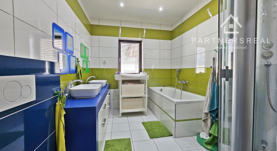 Novostavba bungalovu s rozlohou 250m2 a pozemkom 878m2, predaj, Rozhanovce, Košice – okolie