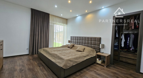 Novostavba bungalovu s rozlohou 250m2 a pozemkom 878m2, predaj, Rozhanovce, Košice – okolie