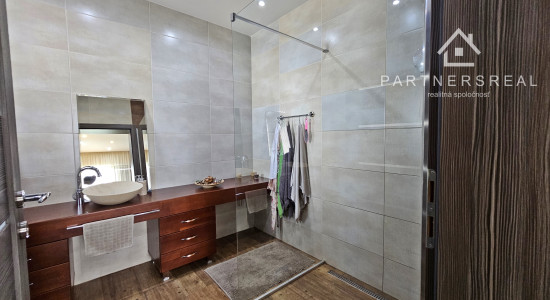 Novostavba bungalovu s rozlohou 250m2 a pozemkom 878m2, predaj, Rozhanovce, Košice – okolie