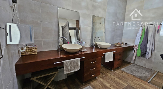 Novostavba bungalovu s rozlohou 250m2 a pozemkom 878m2, predaj, Rozhanovce, Košice – okolie