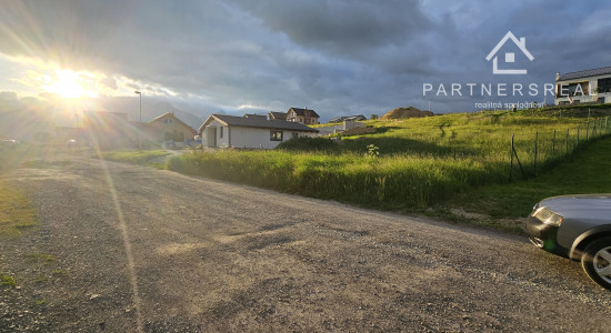 Lukratívny stavebný pozemok 683m2 pod Tatrami, predaj, Mlynica, okres Poprad