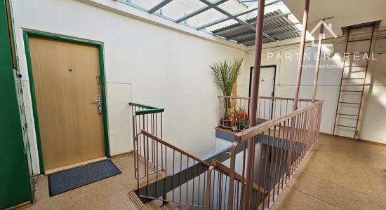 Menší 3 izb. byt, 54m2, po rekonštrukcií, prenájom, Uherova, KE – Terasa