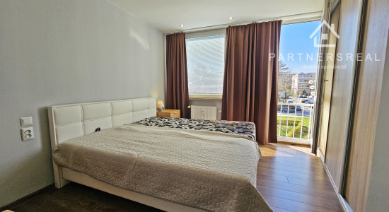 Menší 3 izb. byt, 54m2, po rekonštrukcií, prenájom, Uherova, KE – Terasa