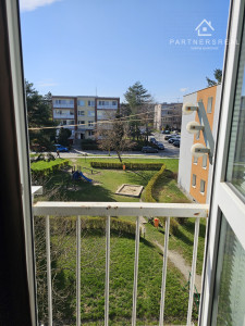 Menší 3 izb. byt, 54m2, po rekonštrukcií, prenájom, Uherova, KE – Terasa