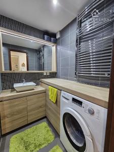 Menší 3 izb. byt, 54m2, po rekonštrukcií, prenájom, Uherova, KE – Terasa