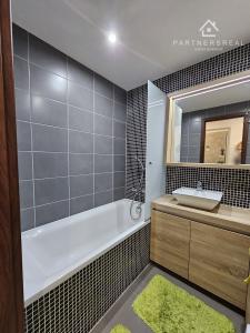 Menší 3 izb. byt, 54m2, po rekonštrukcií, prenájom, Uherova, KE – Terasa