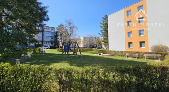 Menší 3 izb. byt, 54m2, po rekonštrukcií, prenájom, Uherova, KE – Terasa