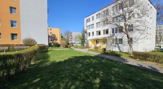 Menší 3 izb. byt, 54m2, po rekonštrukcií, prenájom, Uherova, KE – Terasa