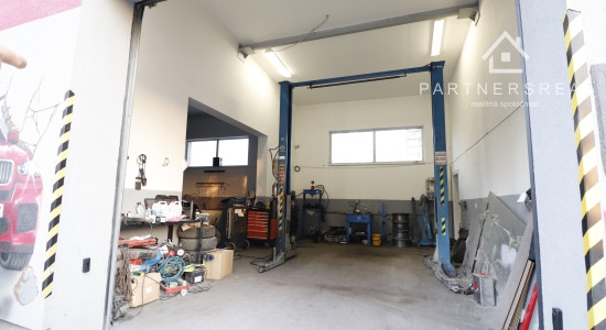 Zabehnutý plne vybavený auto a pneuservis 160m2, prenájom, Textilná – Košice