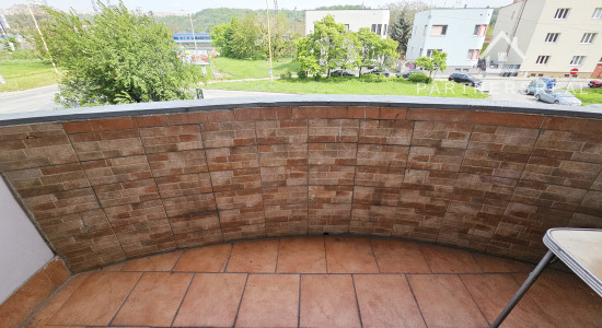 Tehlový 3 izbový byt s krásnym dvorom, 3x loggia,  predaj, Košice – juh, Krivá ulica