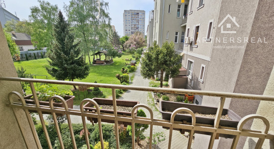 Tehlový 3 izbový byt s krásnym dvorom, 3x loggia,  predaj, Košice – juh, Krivá ulica