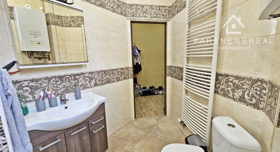 Tehlový 3 izbový byt s krásnym dvorom, 3x loggia,  predaj, Košice – juh, Krivá ulica