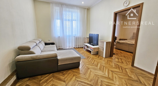 Tehlový 3 izbový byt s krásnym dvorom, 3x loggia,  predaj, Košice – juh, Krivá ulica