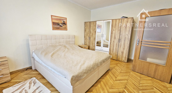 Tehlový 3 izbový byt s krásnym dvorom, 3x loggia,  predaj, Košice – juh, Krivá ulica