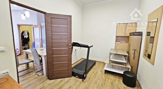 Tehlový 3 izbový byt s krásnym dvorom, 3x loggia,  predaj, Košice – juh, Krivá ulica