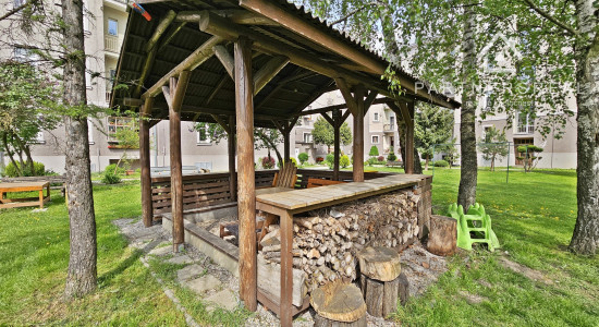 Tehlový 3 izbový byt s krásnym dvorom, 3x loggia,  predaj, Košice – juh, Krivá ulica