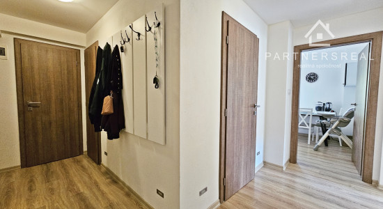 Tehlový, priestranný 2 izbový byt 66m2, predaj, Malá Praha, Zimná, Košice