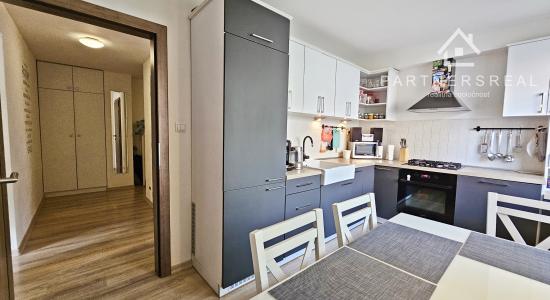 Tehlový, priestranný 2 izbový byt 66m2, predaj, Malá Praha, Zimná, Košice