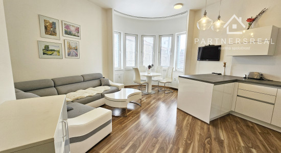 Štýlový mestský, 2 izbový byt, 51m2, prenájom, Škultétyho, Košice-Staré mesto