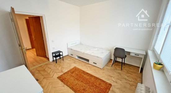 Väčší 4 - izb. byt (81 m2) / Sokolovská / Košice - sídlisko Terasa