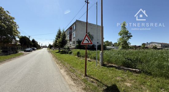 Veľký stavebný pozemok (1913 m2) / Žarnov / Košice – okolie