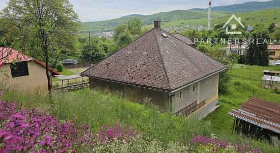 Pekný dom na krásnom mieste pod lesom, pozemok 2165m2, predaj, Medzev