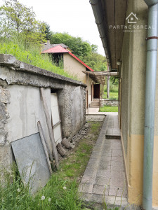 Pekný dom na krásnom mieste pod lesom, pozemok 2165m2, predaj, Medzev