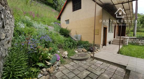 Pekný dom na krásnom mieste pod lesom, pozemok 2165m2, predaj, Medzev