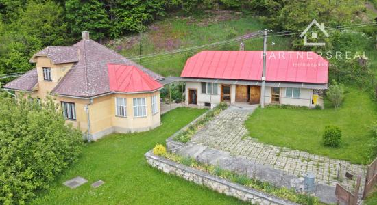 Pekný dom na krásnom mieste pod lesom, pozemok 2165m2, predaj, Medzev