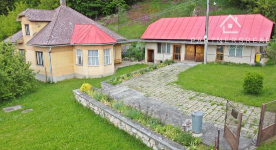 Pekný dom na krásnom mieste pod lesom, pozemok 2165m2, predaj, Medzev